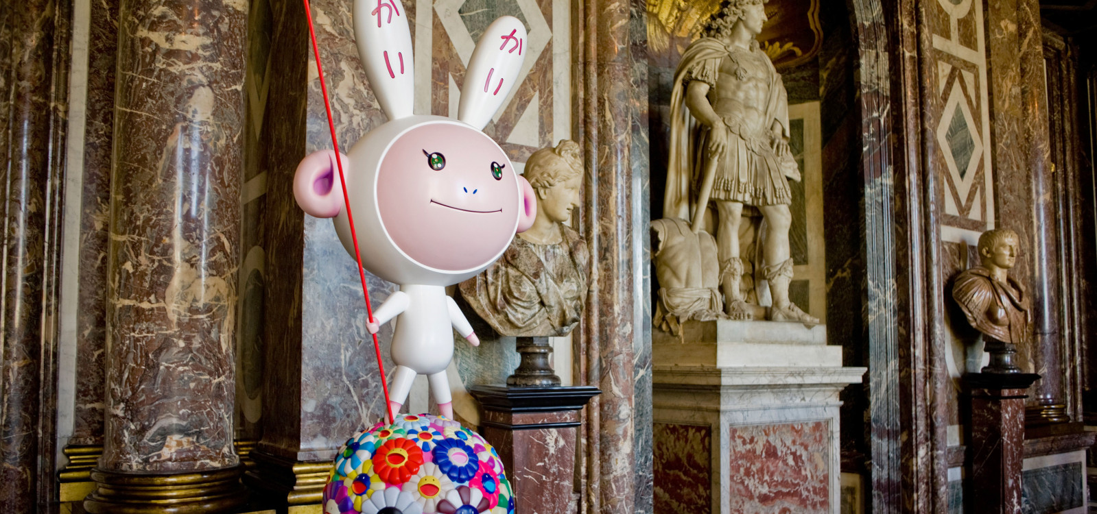 Giant life-like statue of Japanese artist Takashi Murakami spotted