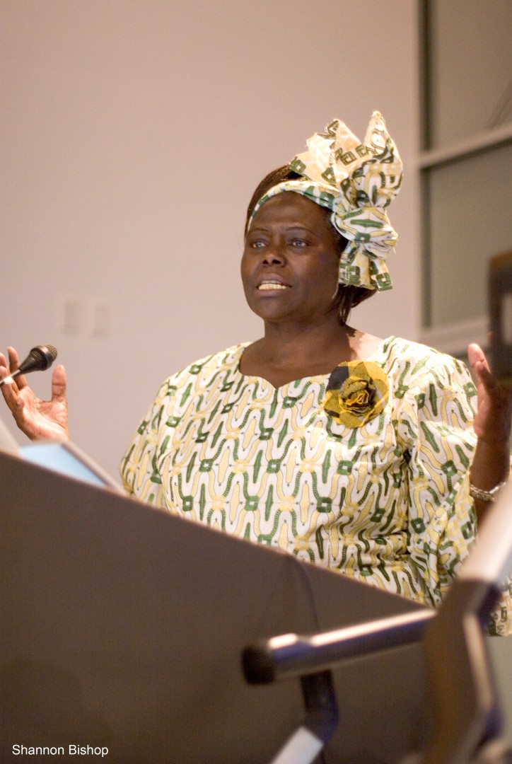 Wangari Maathai, zdjęcie: Shannon Bishop (CC BY-NC-ND 2.0) 
