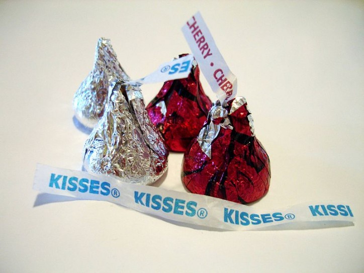  „Pocałunki” ("Kissess") firmy Hershey (CC BY-SA 3.0)