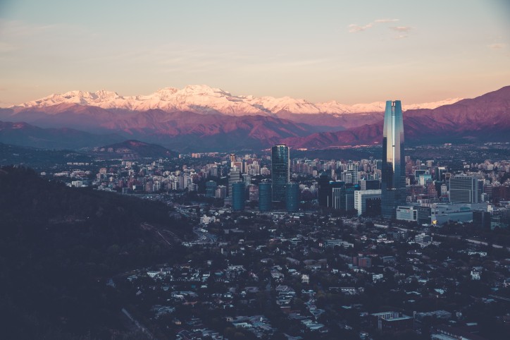 Widok na Santiago de Chile, zdjęcie: Pablo García Saldaña/Unsplash