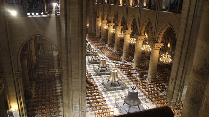  wystawa nowych dzwonów w Katedrze Notre Dame, Paryż, 2013 r., zdjęcie: Lionel Allorge/Wikimedia Commons (CC BY-SA 3.0)