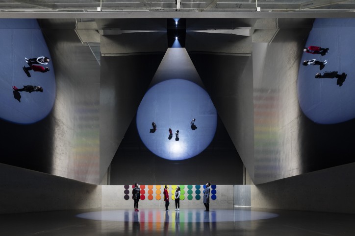 „The open pyramid”, 2016, Long Museum, Shanghai, zdjęcie: Anders Sune Berg dzięki uprzejmości artysty; neugerriemschneider, Berlin; Tanya Bonakdar Gallery, Nowy Jork © Olafur Eliasson