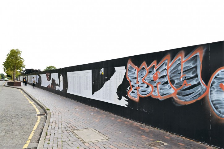 Lista zniszczona przez wandali, Great George Street, Liverpool Biennial 2018; zdjęcie: Mark McNulty