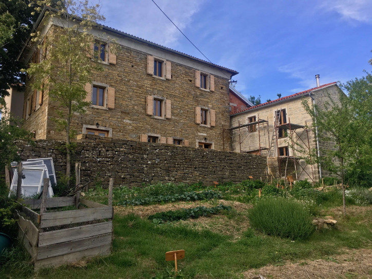 Odremontowana plebania w ekowiosce Sunny Hill, Słowenia; zdjęcie: Marcin Krassowski