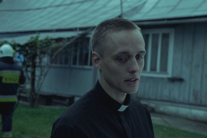 Bartosz Bielenia w filmie „Boże ciało”