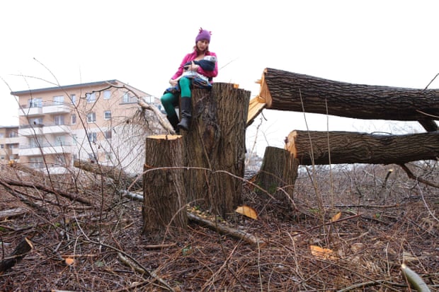  Polish Mothers on Tree Stumps. Photo by Piotr Dziurdzia
