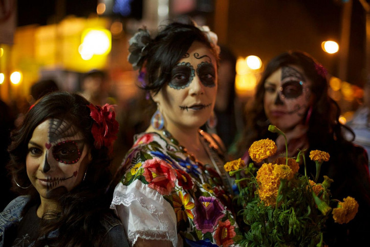 Obchody Día de Muertos w San Francisco w Kalifornii (fot. Jaredzimmerman, WMF; źródło: Wikimedia Commons)