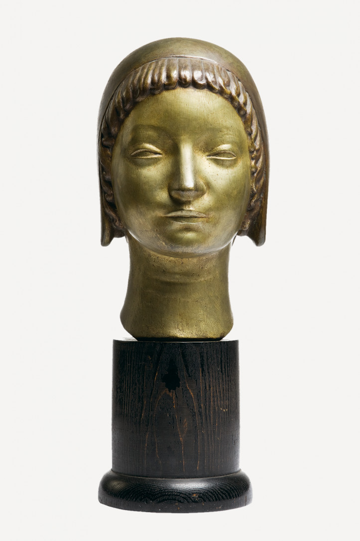 „Głowa dziewczynki w kapturku” - 1910 r., brąz, odlew późniejszy, cokół drewniany; zdjęcie: Marcin Koniak/Desa Unicum