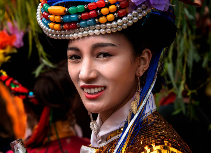 Panna młoda z plemienia Mosuo, Junnan, Chiny, zdjęcie: Rod Waddington/Flickr (CC BY-SA 2.0)
