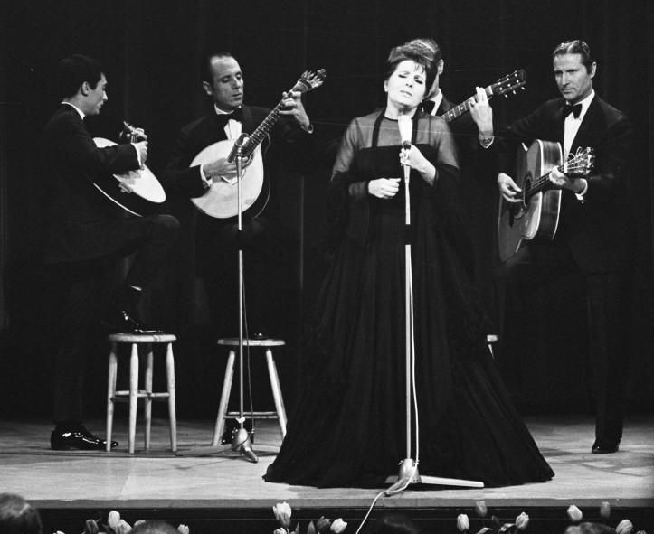 Amalia Rodrigues na Grand Gala du Disque, Holandia, 1969 r./Nationaal Archief (domena publiczna)