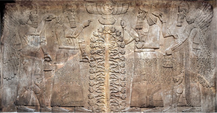 Asyryjski krol Aszurnasirpal II, tytułowany panem czterech stron świata, odprawia obrzędy religijne przed świętym drzewem – płaskorzeźba gipsowa z sali tronowej pałacu w Nimrud (Irak), 865–860 p.n.e., Muzeum Brytyjskie/zdjęcie: Osama Shukir Muhammed Amin (CC BY-SA 4.0)