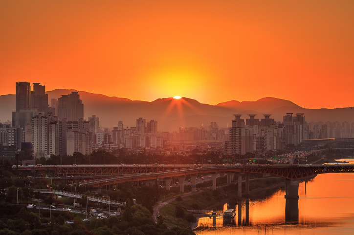 Sunrise in Seoul, South Korea. Photo by Sungjin Kim/Getty Images