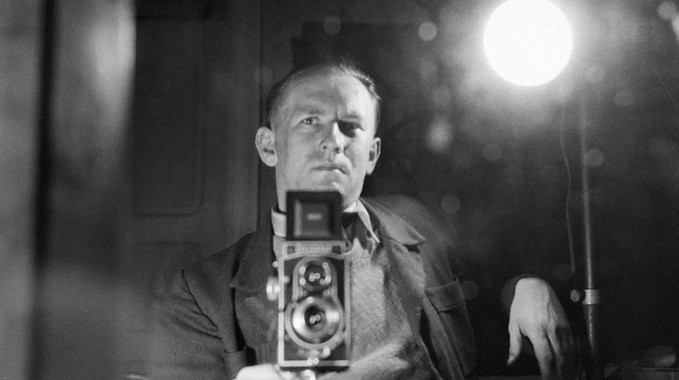 Archeolog fotografii