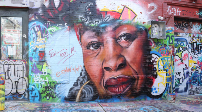 O Toni Morrison